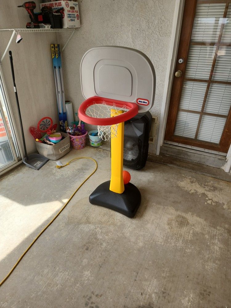 Little Tikes Basketball Hoop