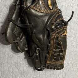 Mizuno Softball Glove