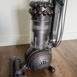 Dyson Cinetic Big ball Vaccum Cleaner