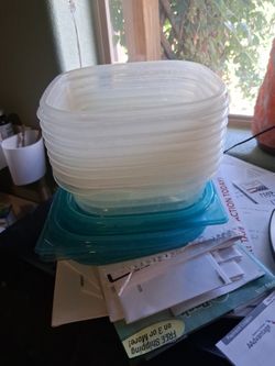 8 Plastic Storage Containers W/Lids. 6" Sq, NEW