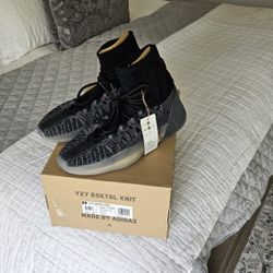 Yeezy BSKTBLL Knit Size 10.5 DS
