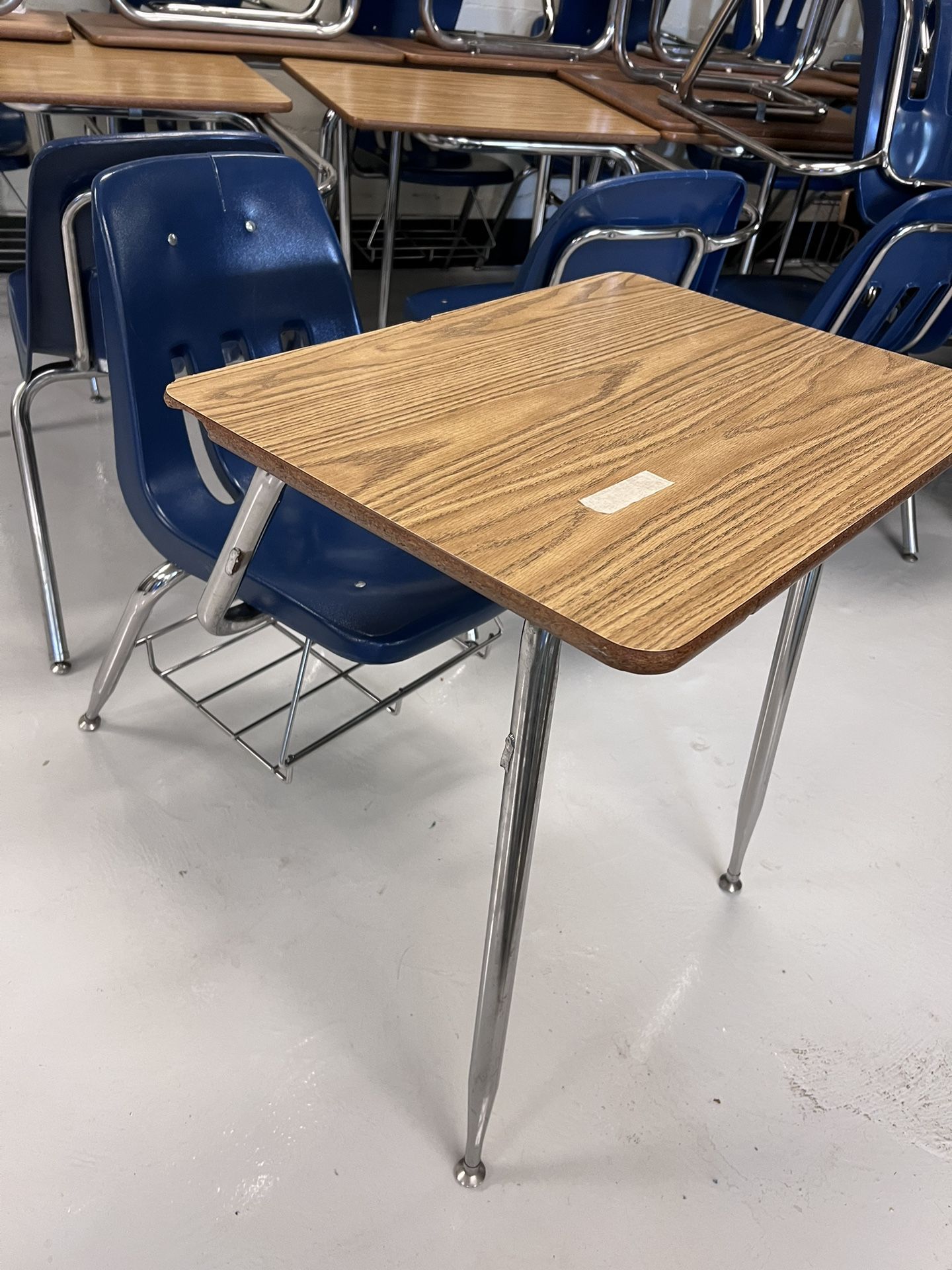 FREE Desks!!