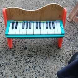 Battery Operated Music Keyboard