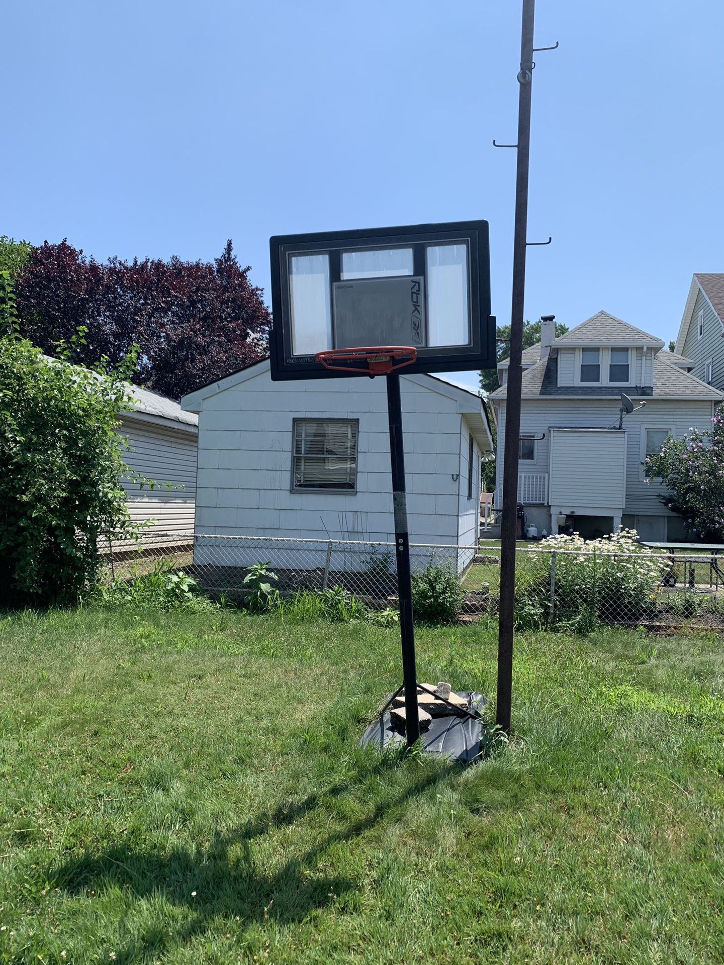 Rbk basketball hoop 7/21/19 come get it