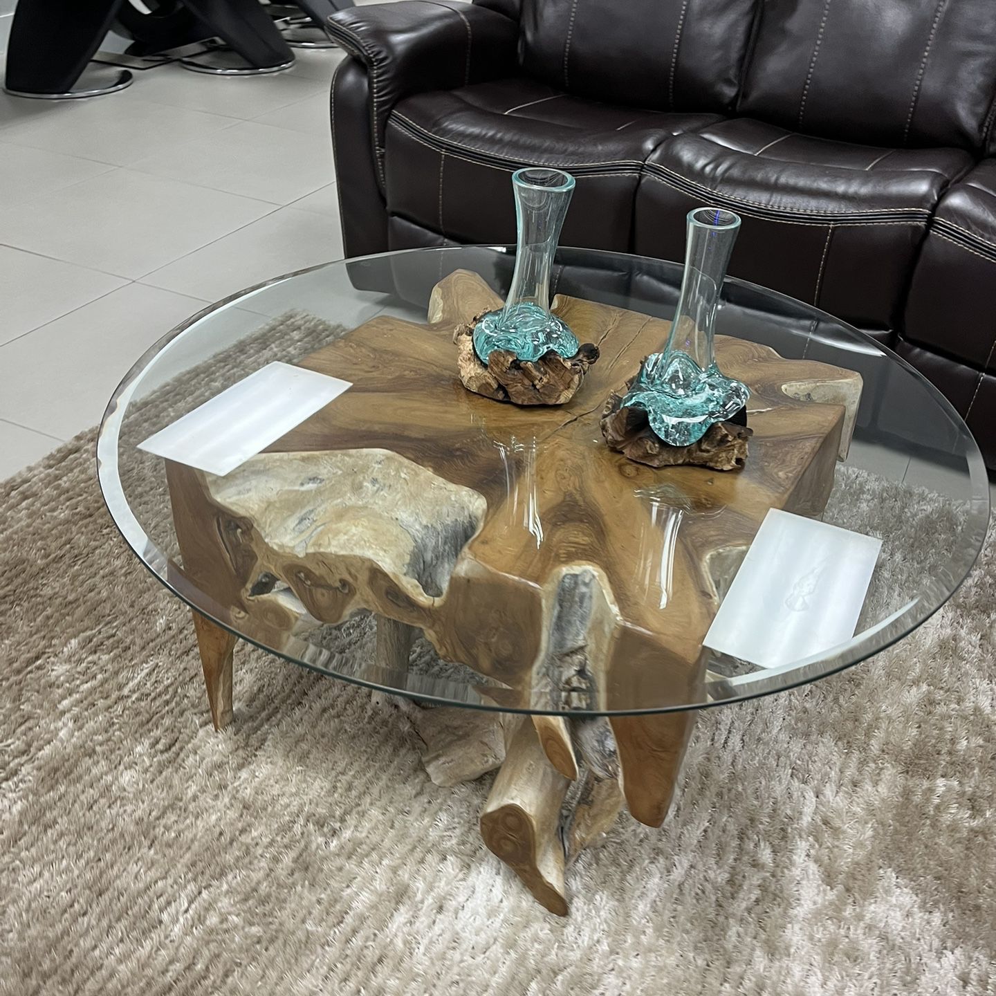 TEAK WOOD COFFEE TABLE WITH GLASS TOP ON CLEARANCE STORE CLOSING EVERYTHING MUST GO !!!!****OFFER ENDS 02.15 