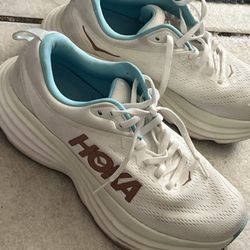 HOKA Women's Bondi 8 in the Frost / Rose Gold colorway