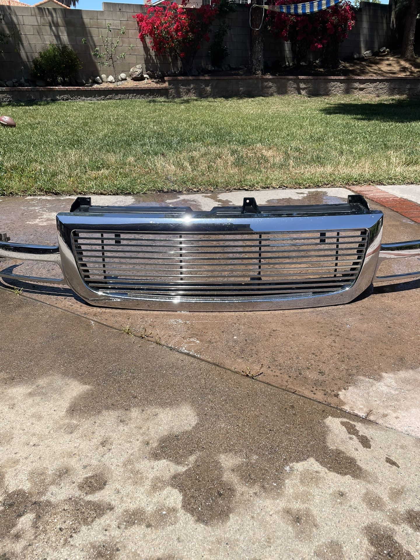 2003 GMC Grill 03-06
