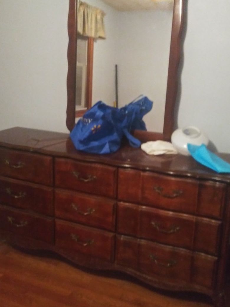 Dresser
