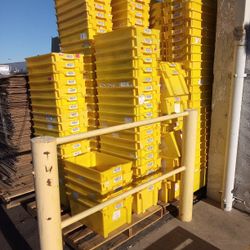 Stackable Tbs . 10by16   . Around  200 Or So Tubs . Used In Excellent Condition. 1 Dollar A Piece If You Buy 10 Or 3 Dollar A piece 