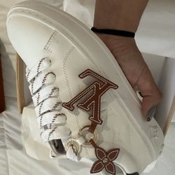TENNIS PARA MUJER LOUIS VUITTON SIZE 6/5 WOMEN