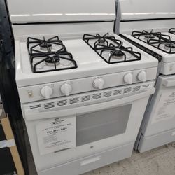 $429(MSRP$799, Save $370) GE Gas Range With Simmer Burner and Large View Window 