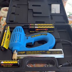 Arrow ELECTRO-MATIC Nail Master Electric Brad Nail Gun Model Number ET100 w/Case