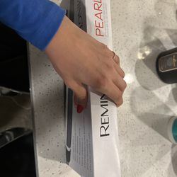 REMINGTON FLAT IRON HAIR STRAIGHTENER