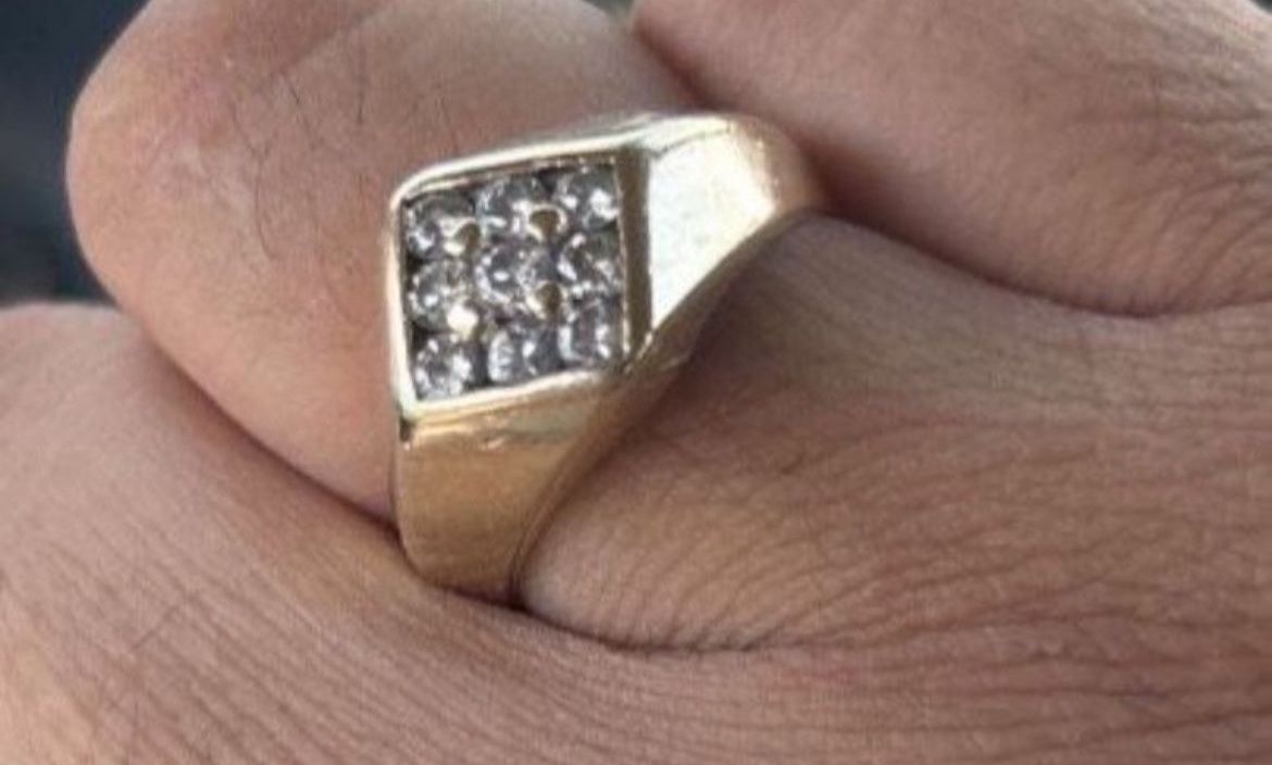 14k Diamond Ring. 1 Carat In Diamonds,size 9,weight Is 6.5 Grams See Page For More Jewelry