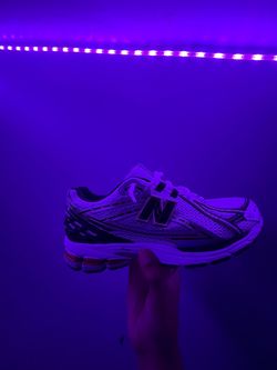 New balances 1906r          Gold and white