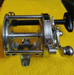 PFLUEGER ROCKET 