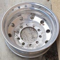 Accuride Motorhome Wheel 22.5 x 7.50 Tubeless Aluminum