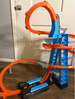 Hot Wheels Sky Crash Tower Track Set