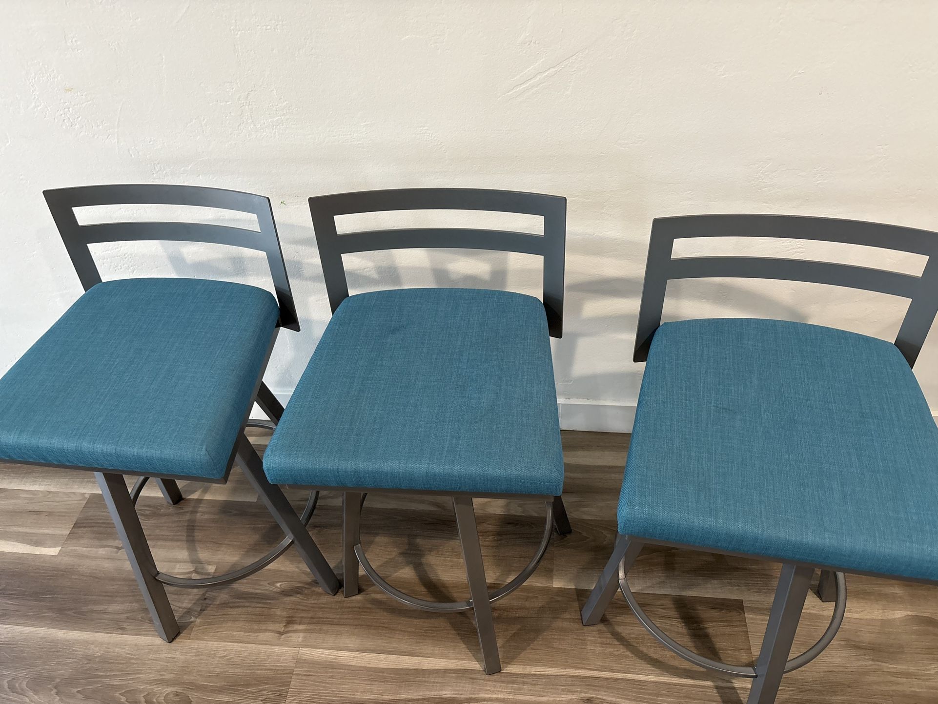 3 Bar Stools