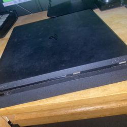 PS4 SLIM 1 TB