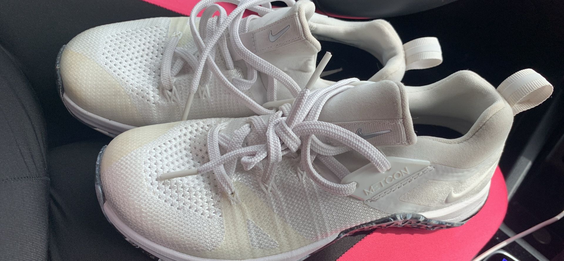 White Nike Metacon Size 6 Training Shoes