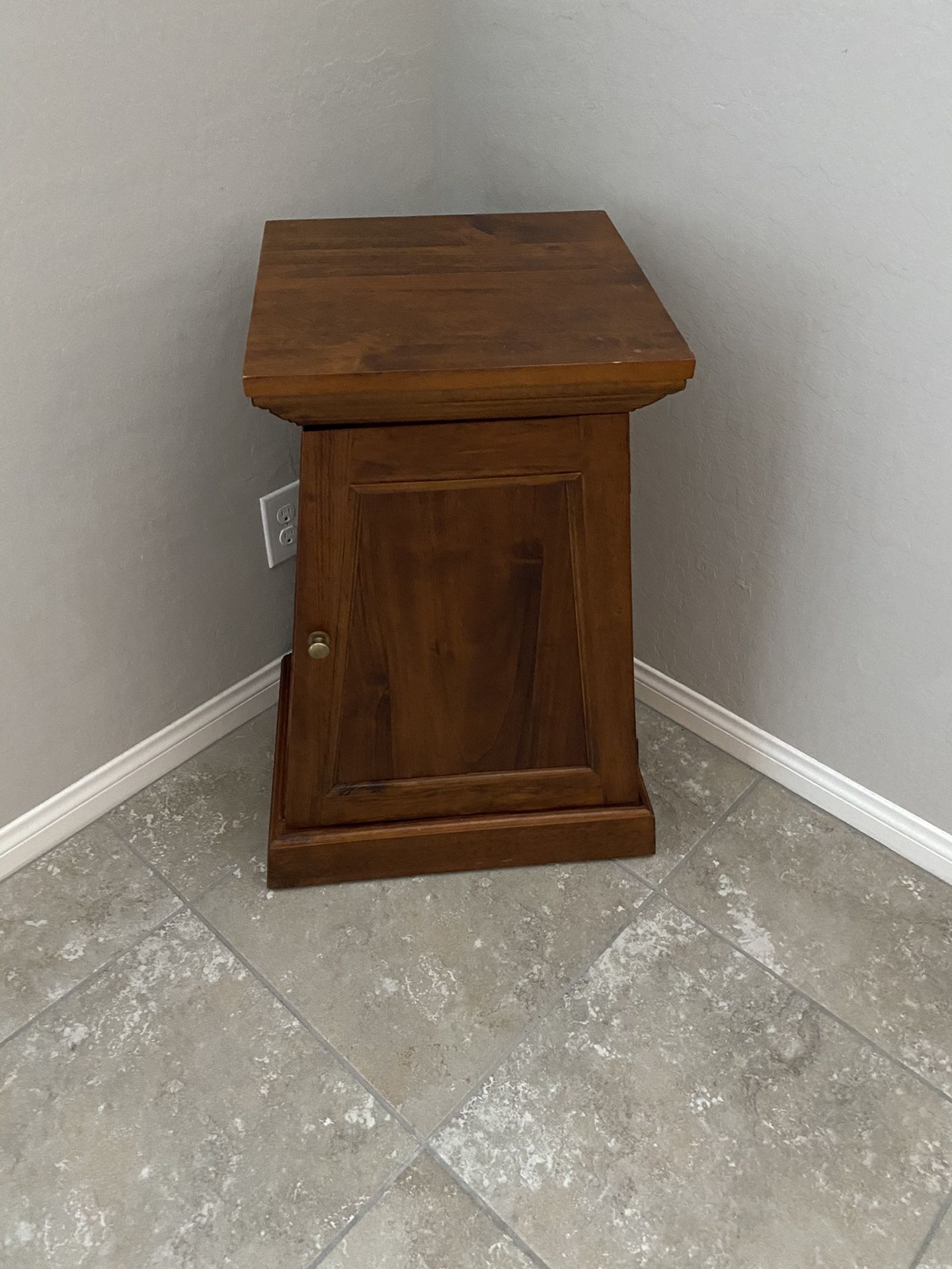 Music Stand / Plant Stand with shelve