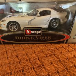 Collectible “Burago” Gold Collection Dodge Viper GTS Coupe 1997 (Scale 1:18)