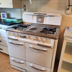 Vintage Wedgewood Stove