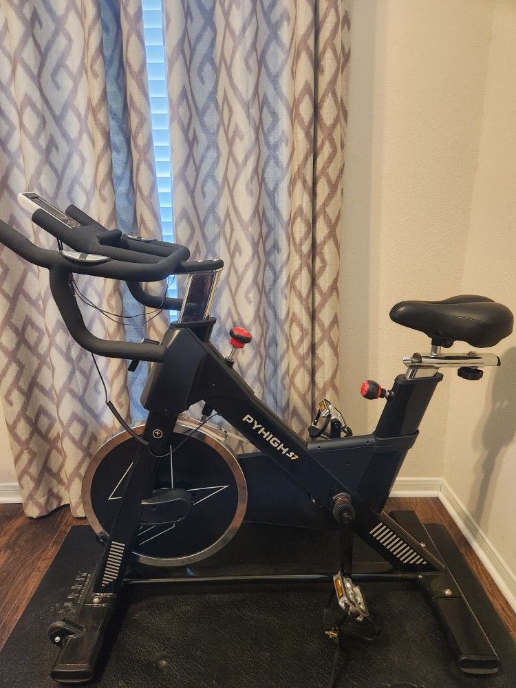 Pyhigh S7 Stationary Bike