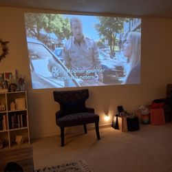 Laptop-connectable Small Projector