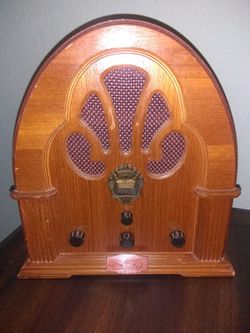 Antique Thomas Collection radio