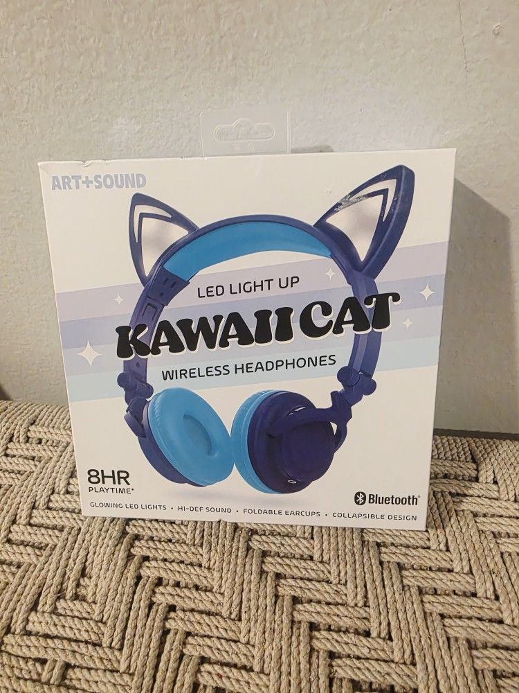 Kawaii Cat Wireless Headphones, Bluetooth, LED Light