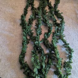 Six Holiday Garland 9 ft