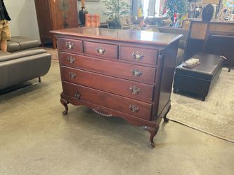 DREXEL Genuine Mahagony 6 Drawer Clamshell Dresser