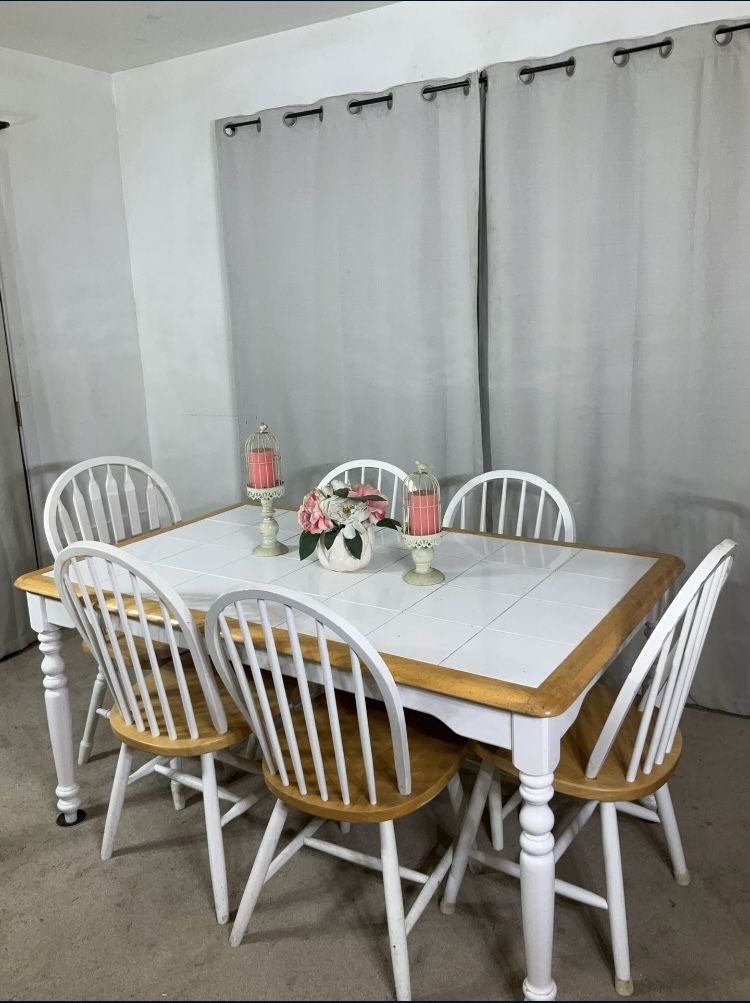 Dining Table With 6 Windsor Dining Chairs