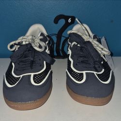 Navy Blue Low-Top Sneakers Size 6