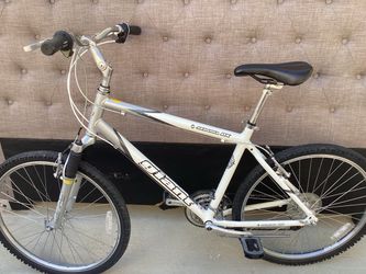 GIANT MOUNTAIN BIKE