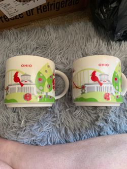 2 Starbucks coffee cup