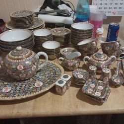 9 Piece Vintage Chinese Dish Set