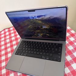 2021 MacBook Pro 14 Inch M1 Pro 32gb Ram 500gb 