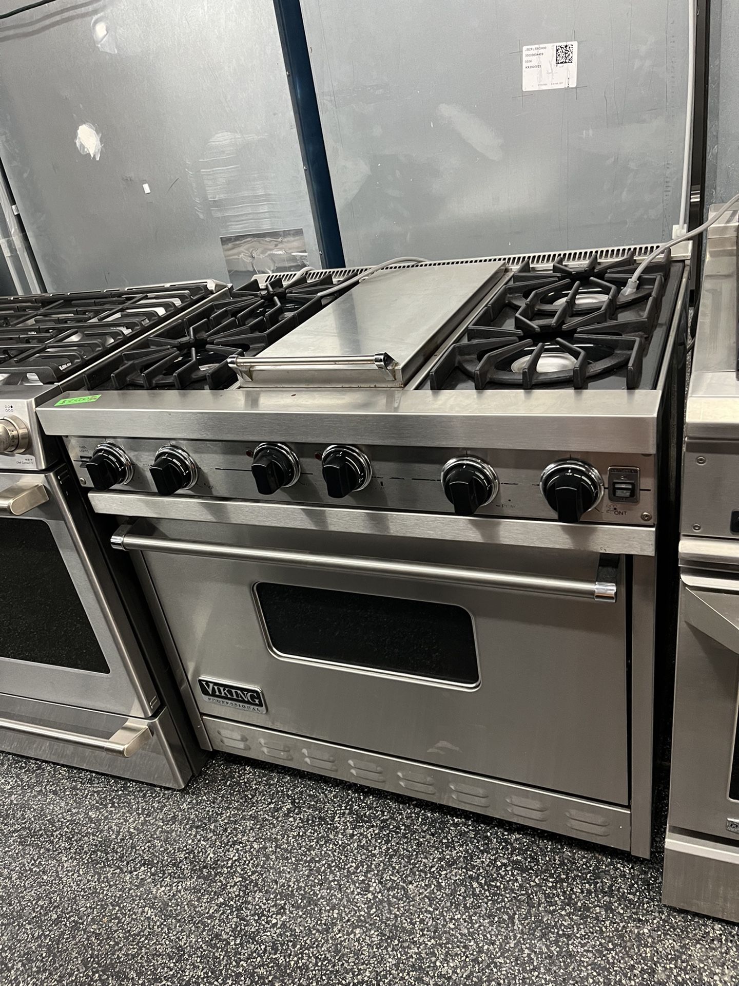Viking Professional 36 Inch Gas Range Stove With Griddle Used