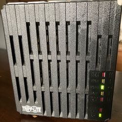 TRIPP- LITE line conditioner LC2400