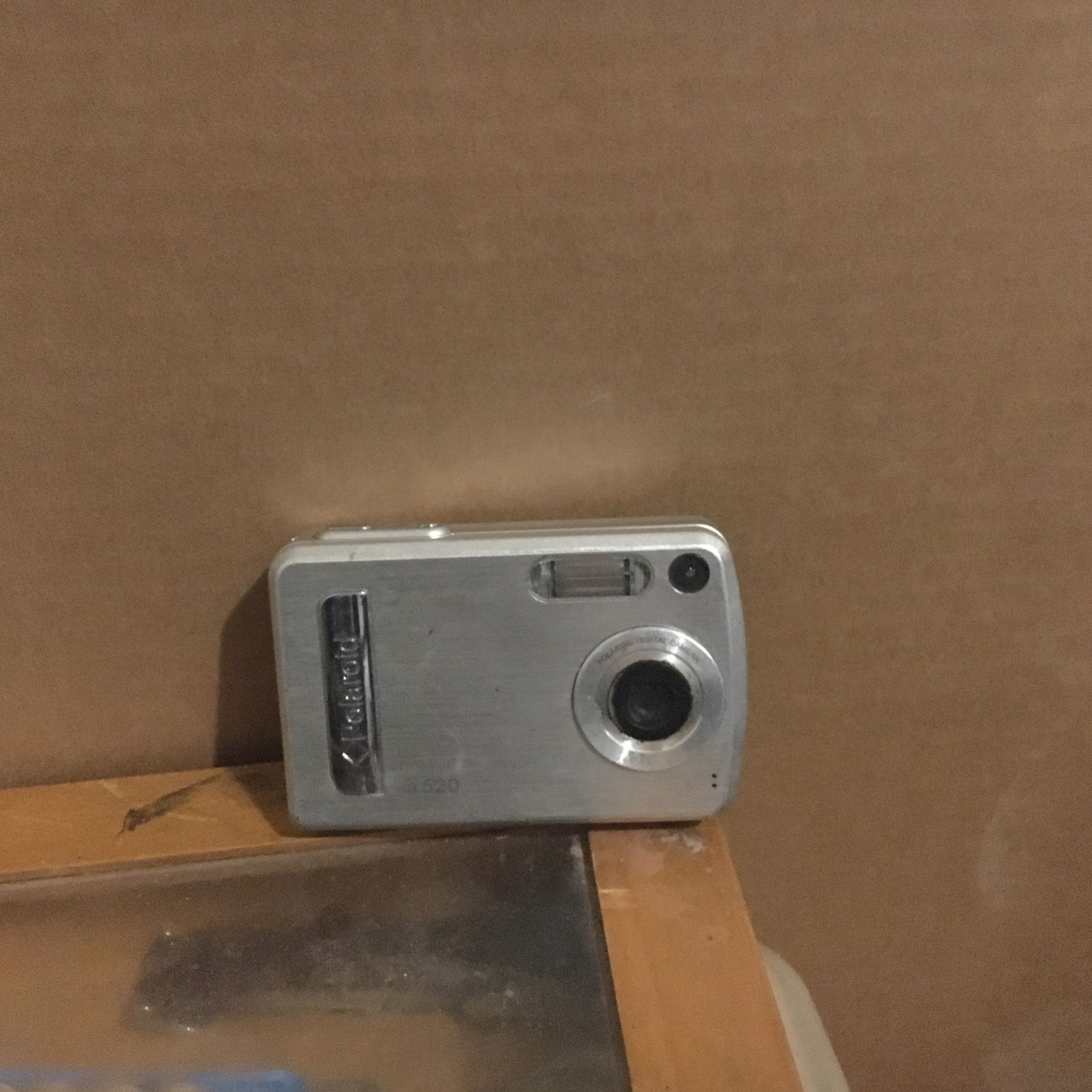 Polaroid a520