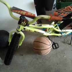 Mongoose BMX Kids Bike 25