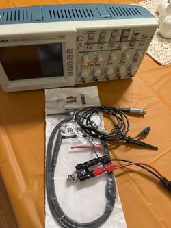 Tektronix TDS 2014 Digital Oscilloscope
