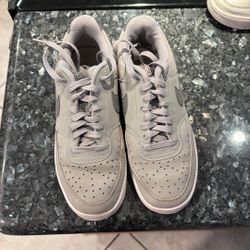 Nike Court Vision Size 6.5 Y