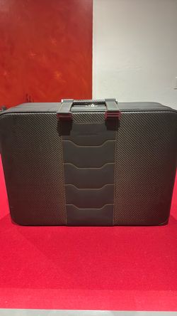 Bespoke McLaren MP4-12C Carbon Fiber luggage