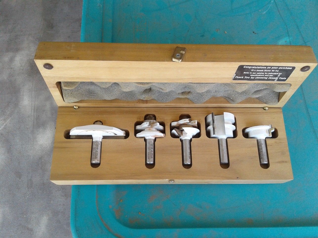 Jesada 800-509 ogee kitchen cabinet raised panel router bit set.