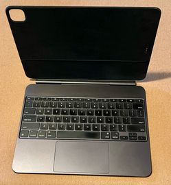 Apple iPad Magic Keyboard Case for iPad Pro 13-inch (M4)