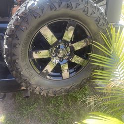 33x12.50R18LT Venom Power Terra Hunter X/T